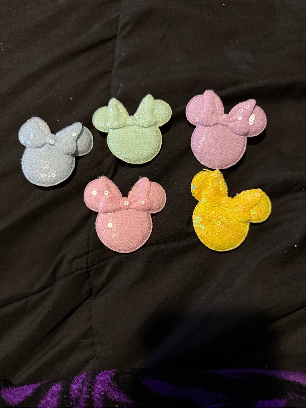 Minnie Hair Clips - Picture 2 of 6